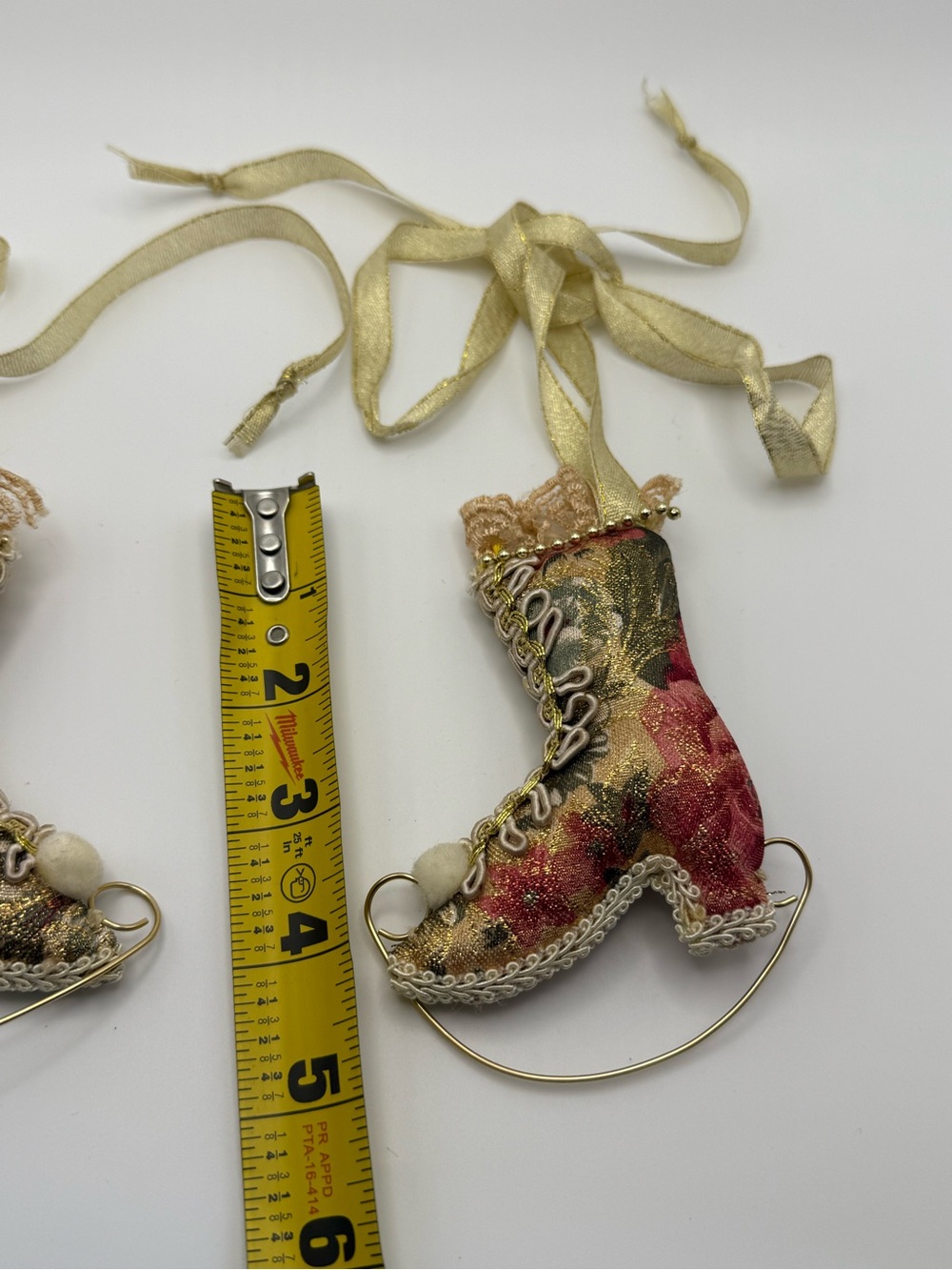 Vintage Decorative Gold and Red Victorian Ice Skate Ornaments - Picture 8 of 9